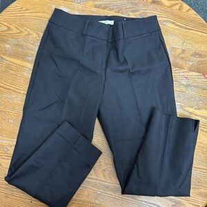 Black capri pants